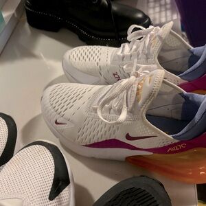 Nike 270 shoes